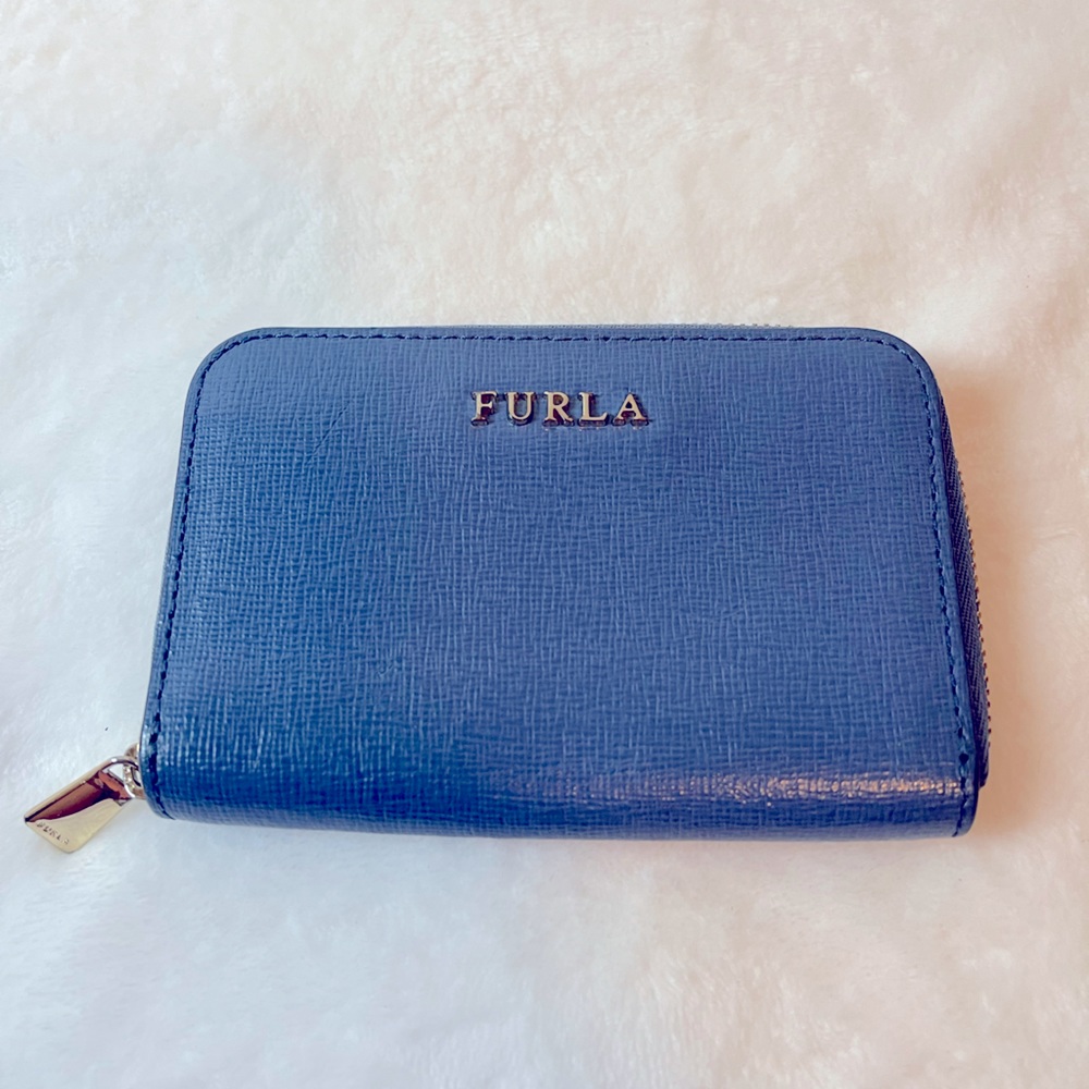 EUC Furla blue key holder